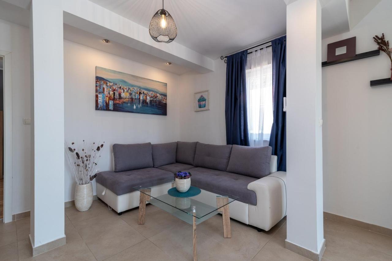 Apartments Dobrila Kastel Novi ภายนอก รูปภาพ