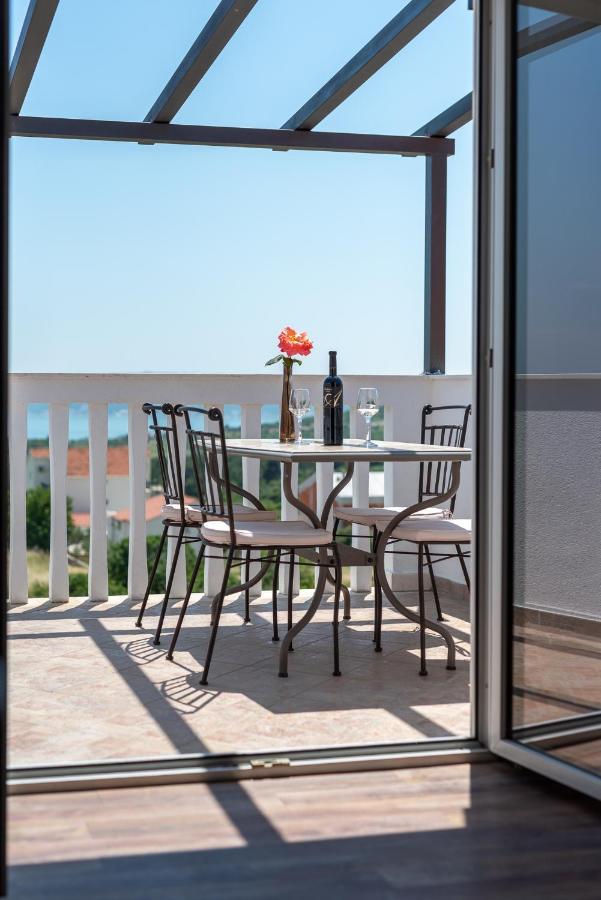 Apartments Dobrila Kastel Novi ภายนอก รูปภาพ