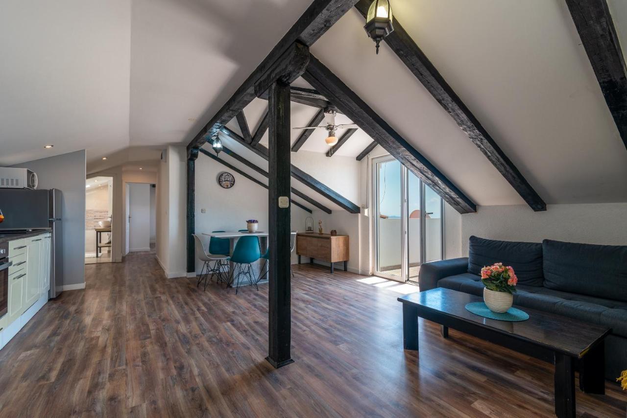 Apartments Dobrila Kastel Novi ภายนอก รูปภาพ