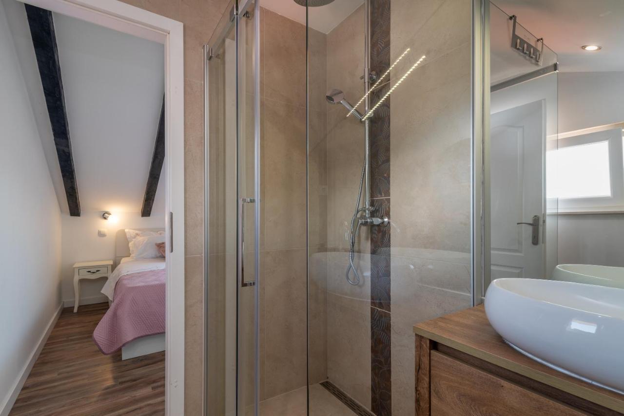 Apartments Dobrila Kastel Novi ภายนอก รูปภาพ