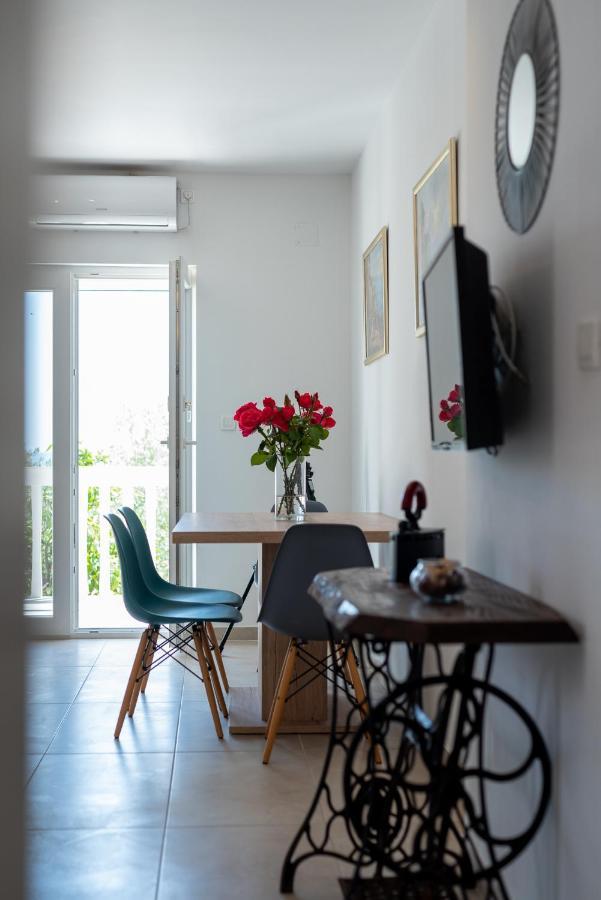 Apartments Dobrila Kastel Novi ภายนอก รูปภาพ