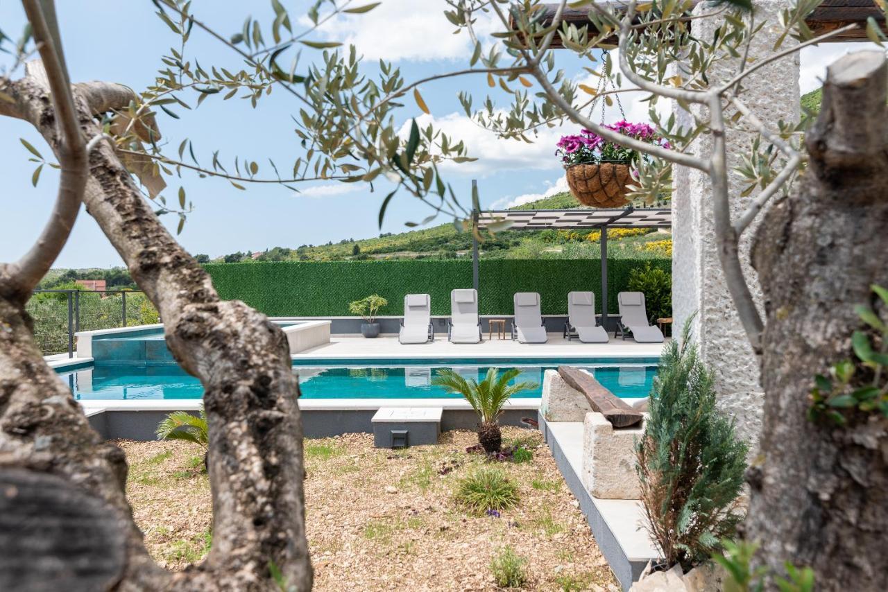 Apartments Dobrila Kastel Novi ภายนอก รูปภาพ