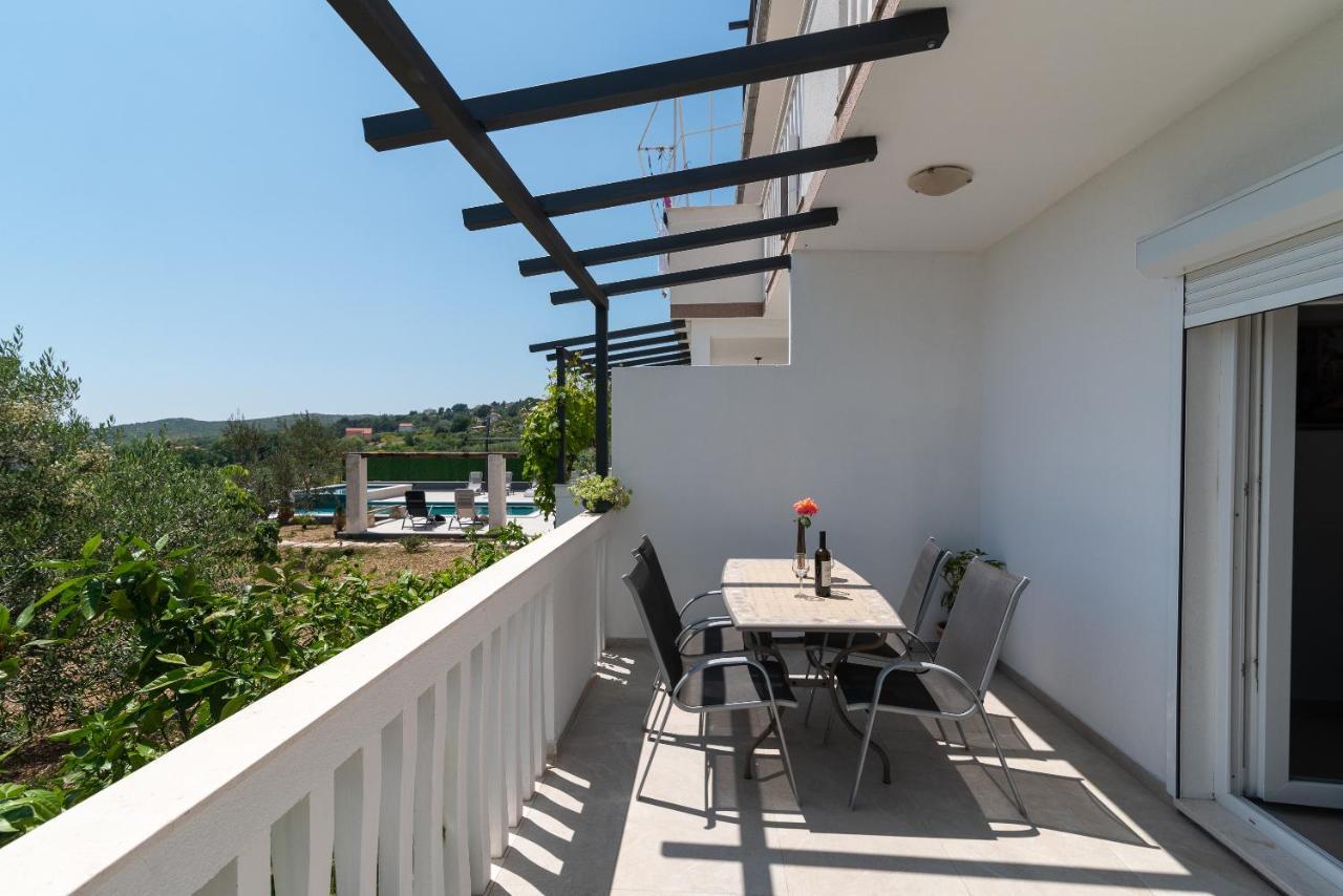 Apartments Dobrila Kastel Novi ภายนอก รูปภาพ