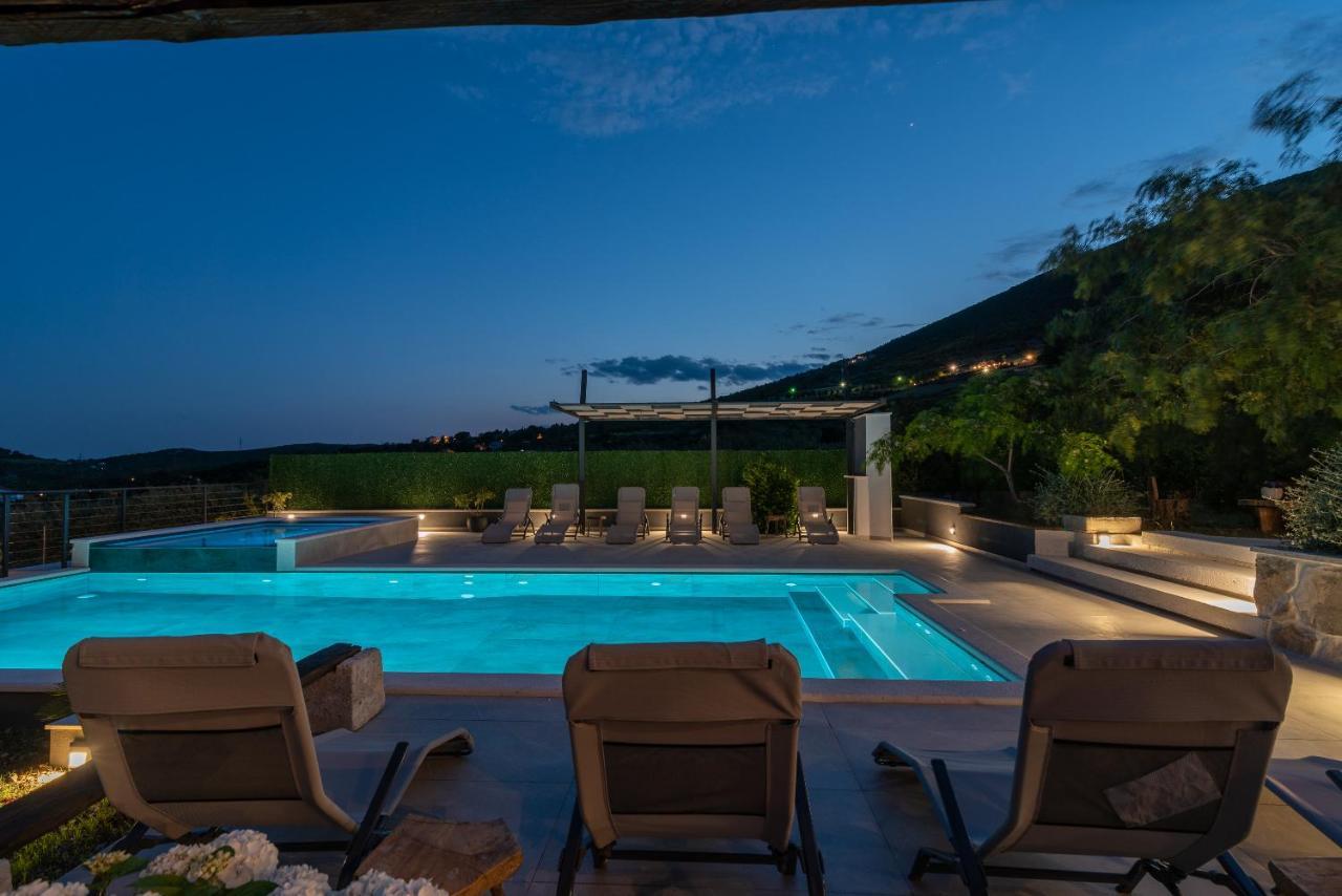 Apartments Dobrila Kastel Novi ภายนอก รูปภาพ